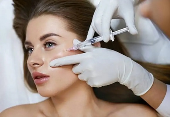 خدمات تزریق ژل و فیلر (چانه، شقیقه، گونه و ...) در تبریز